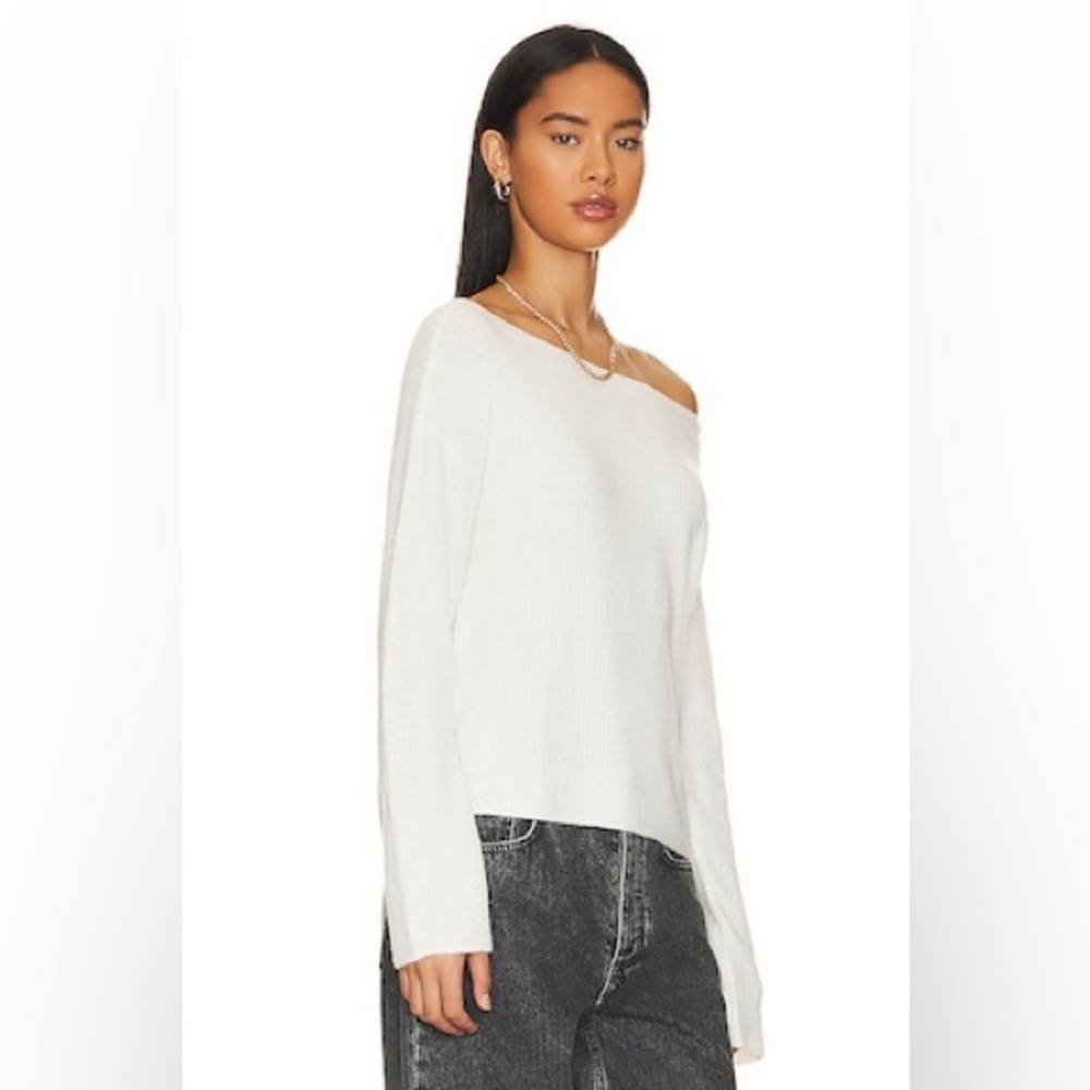 LOVERS + FRIENDS: OFF SHOULDER SWEATER TOP - Picture 2 of 7